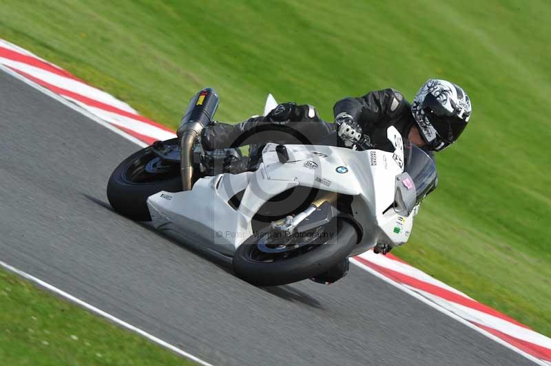 Motorcycle action photographs;Trackday digital images;event digital images;eventdigitalimages;no limits trackday;oulton park;oulton park circuit cheshire;oulton park photographs;peter wileman photography;trackday;trackday photos