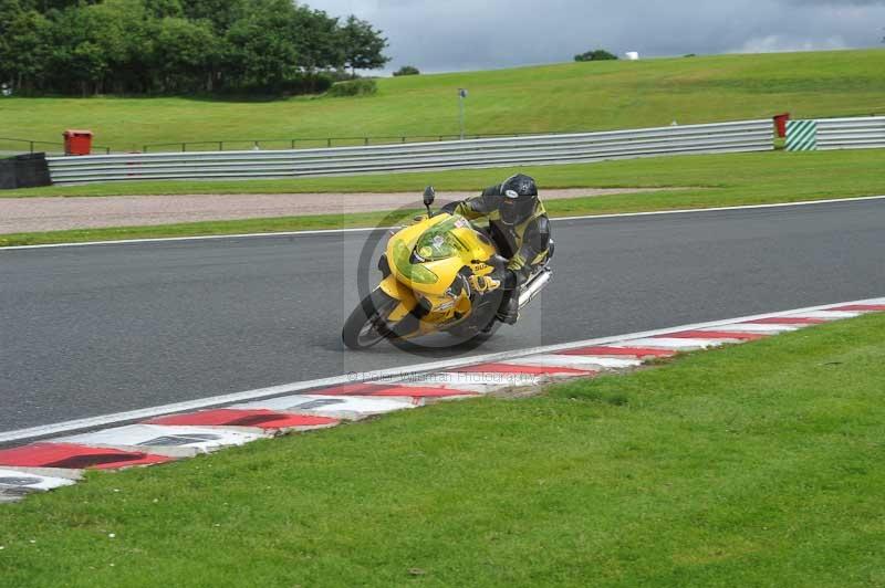 Motorcycle action photographs;Trackday digital images;event digital images;eventdigitalimages;no limits trackday;oulton park;oulton park circuit cheshire;oulton park photographs;peter wileman photography;trackday;trackday photos