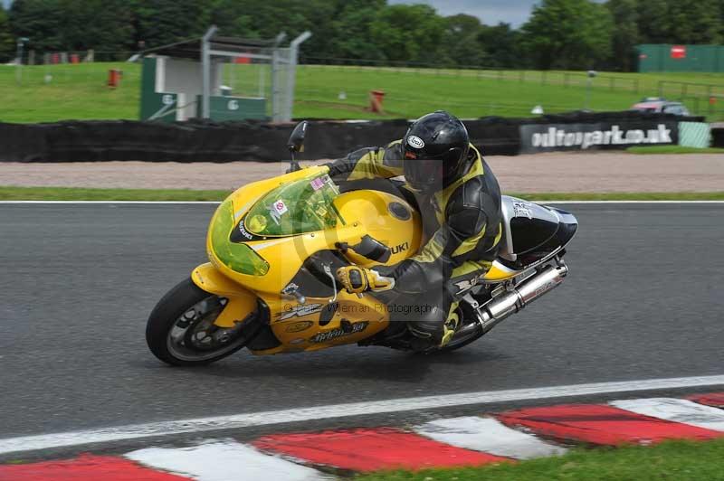 Motorcycle action photographs;Trackday digital images;event digital images;eventdigitalimages;no limits trackday;oulton park;oulton park circuit cheshire;oulton park photographs;peter wileman photography;trackday;trackday photos