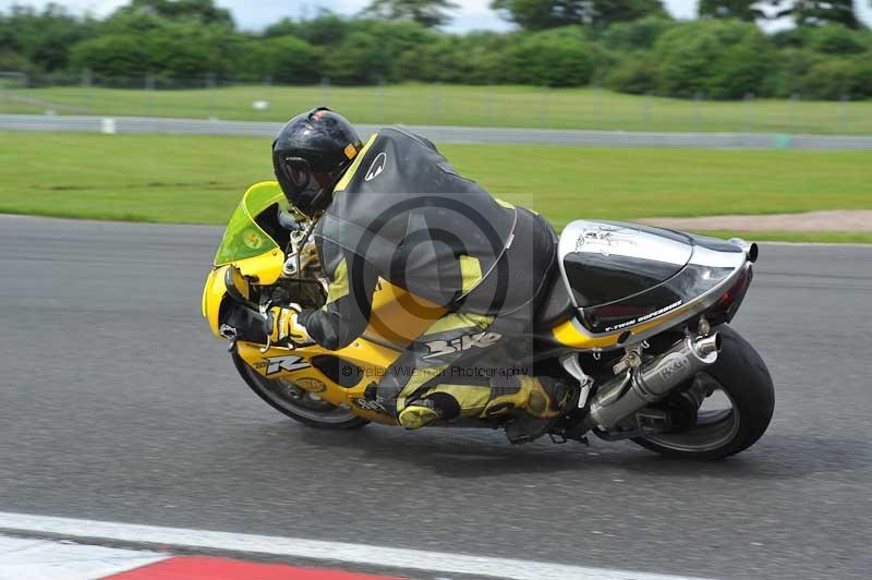 Motorcycle action photographs;Trackday digital images;event digital images;eventdigitalimages;no limits trackday;oulton park;oulton park circuit cheshire;oulton park photographs;peter wileman photography;trackday;trackday photos
