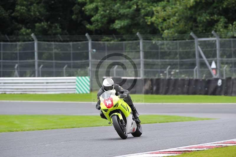 Motorcycle action photographs;Trackday digital images;event digital images;eventdigitalimages;no limits trackday;oulton park;oulton park circuit cheshire;oulton park photographs;peter wileman photography;trackday;trackday photos