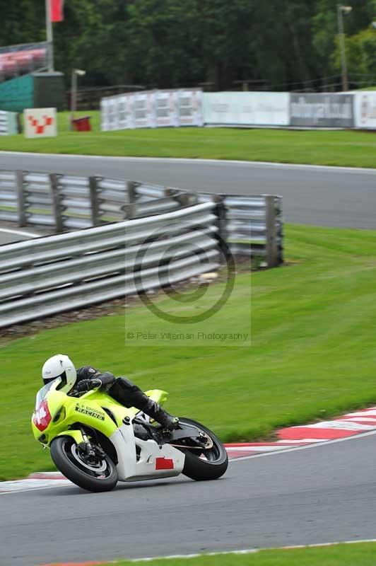 Motorcycle action photographs;Trackday digital images;event digital images;eventdigitalimages;no limits trackday;oulton park;oulton park circuit cheshire;oulton park photographs;peter wileman photography;trackday;trackday photos
