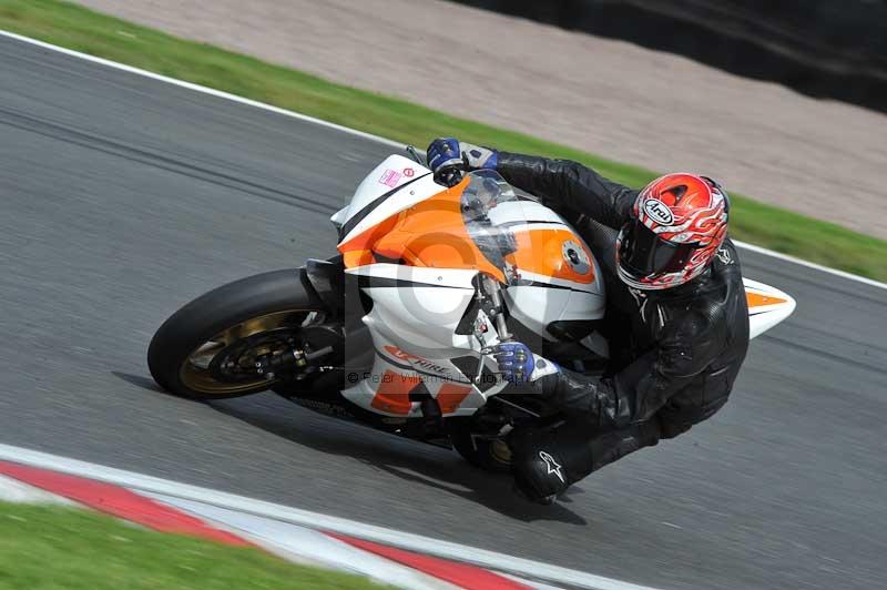 Motorcycle action photographs;Trackday digital images;event digital images;eventdigitalimages;no limits trackday;oulton park;oulton park circuit cheshire;oulton park photographs;peter wileman photography;trackday;trackday photos