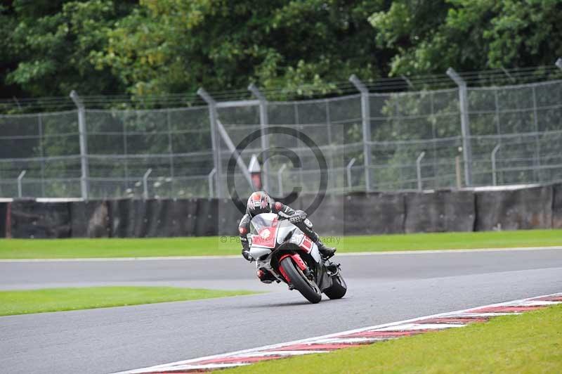 Motorcycle action photographs;Trackday digital images;event digital images;eventdigitalimages;no limits trackday;oulton park;oulton park circuit cheshire;oulton park photographs;peter wileman photography;trackday;trackday photos