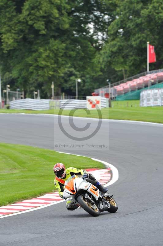 Motorcycle action photographs;Trackday digital images;event digital images;eventdigitalimages;no limits trackday;oulton park;oulton park circuit cheshire;oulton park photographs;peter wileman photography;trackday;trackday photos