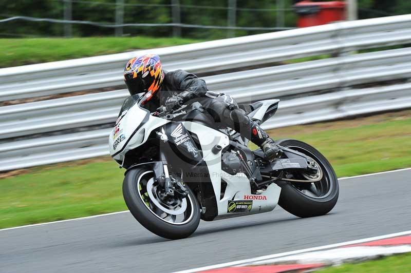 Motorcycle action photographs;Trackday digital images;event digital images;eventdigitalimages;no limits trackday;oulton park;oulton park circuit cheshire;oulton park photographs;peter wileman photography;trackday;trackday photos