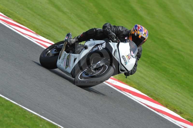 Motorcycle action photographs;Trackday digital images;event digital images;eventdigitalimages;no limits trackday;oulton park;oulton park circuit cheshire;oulton park photographs;peter wileman photography;trackday;trackday photos