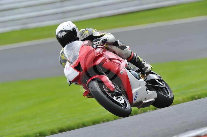 Motorcycle action photographs;Trackday digital images;event digital images;eventdigitalimages;no limits trackday;oulton park;oulton park circuit cheshire;oulton park photographs;peter wileman photography;trackday;trackday photos