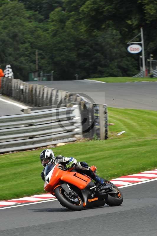 Motorcycle action photographs;Trackday digital images;event digital images;eventdigitalimages;no limits trackday;oulton park;oulton park circuit cheshire;oulton park photographs;peter wileman photography;trackday;trackday photos