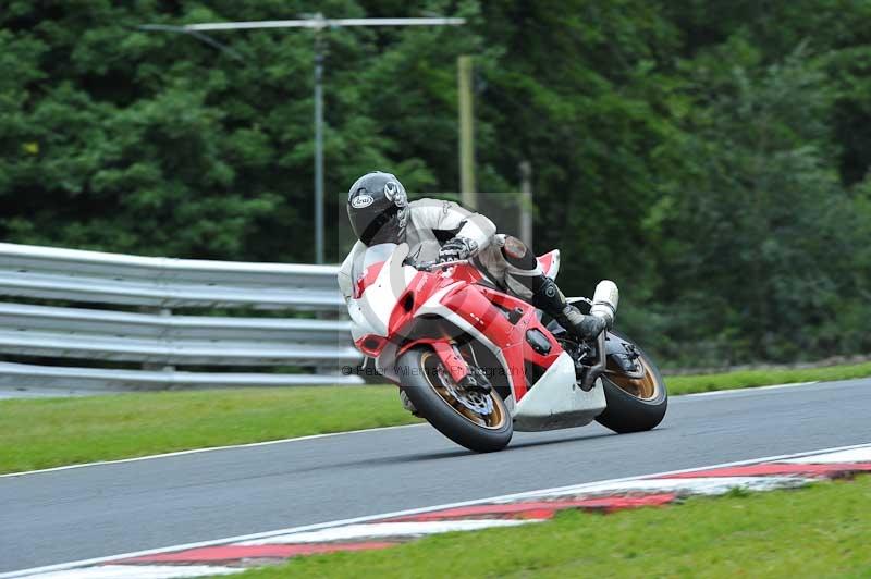 Motorcycle action photographs;Trackday digital images;event digital images;eventdigitalimages;no limits trackday;oulton park;oulton park circuit cheshire;oulton park photographs;peter wileman photography;trackday;trackday photos