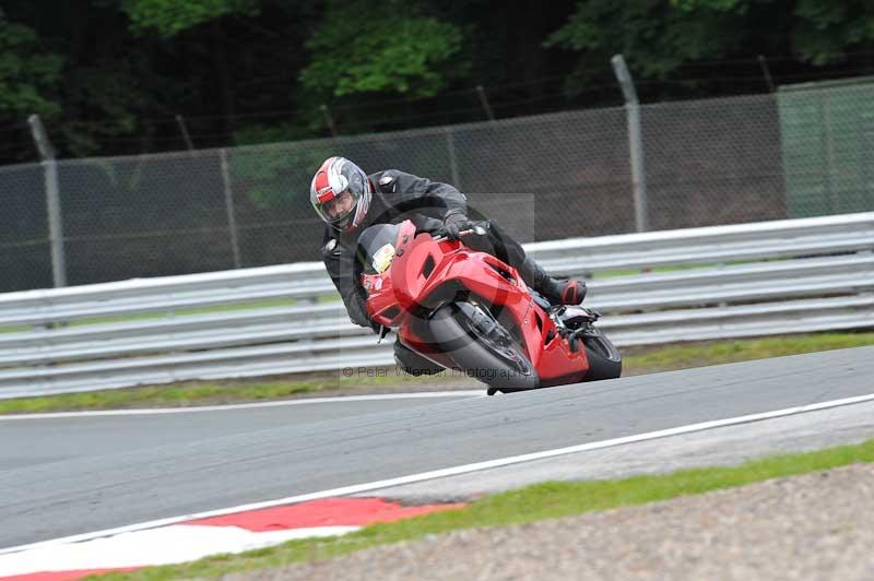 Motorcycle action photographs;Trackday digital images;event digital images;eventdigitalimages;no limits trackday;oulton park;oulton park circuit cheshire;oulton park photographs;peter wileman photography;trackday;trackday photos