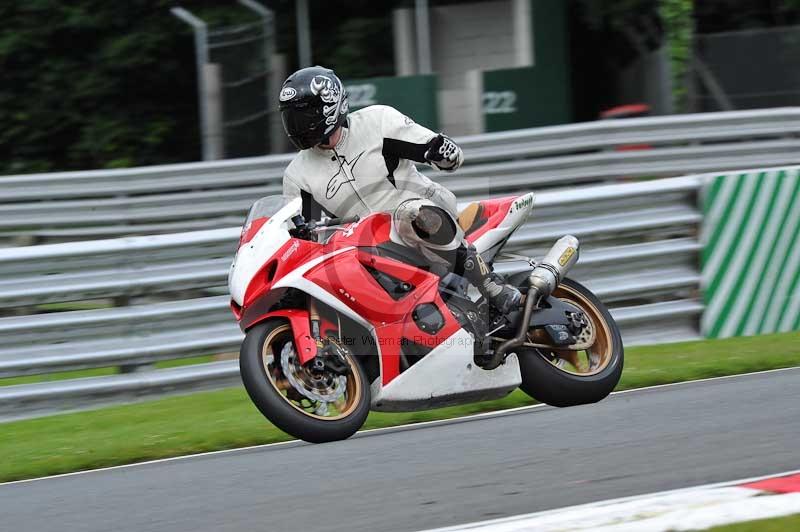 Motorcycle action photographs;Trackday digital images;event digital images;eventdigitalimages;no limits trackday;oulton park;oulton park circuit cheshire;oulton park photographs;peter wileman photography;trackday;trackday photos