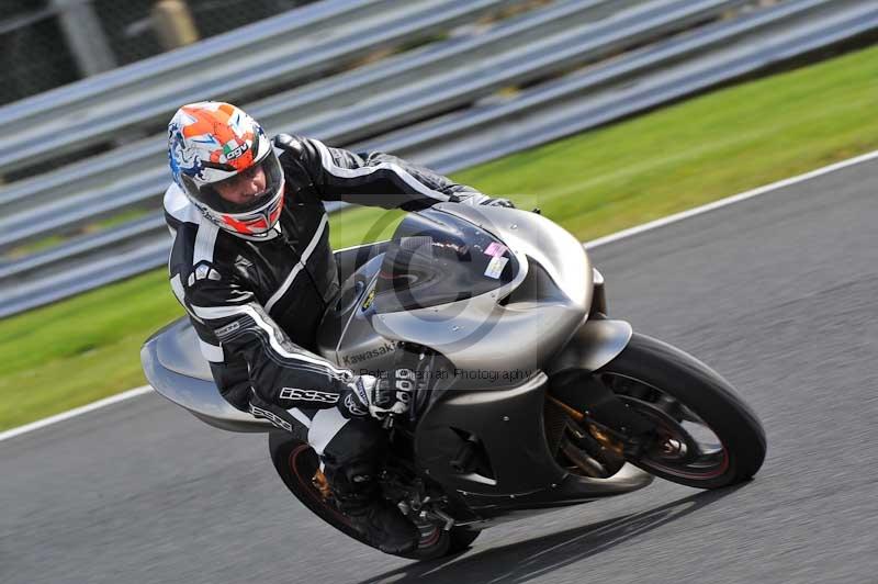 Motorcycle action photographs;Trackday digital images;event digital images;eventdigitalimages;no limits trackday;oulton park;oulton park circuit cheshire;oulton park photographs;peter wileman photography;trackday;trackday photos