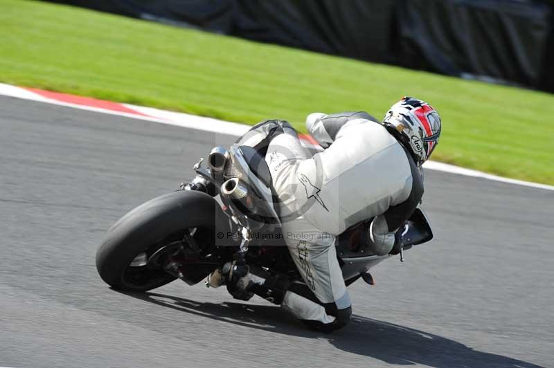 Motorcycle action photographs;Trackday digital images;event digital images;eventdigitalimages;no limits trackday;oulton park;oulton park circuit cheshire;oulton park photographs;peter wileman photography;trackday;trackday photos