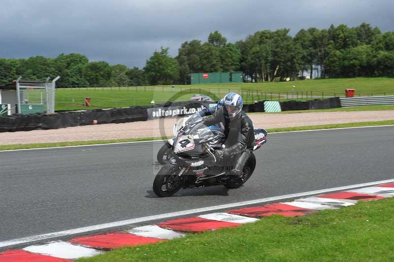 Motorcycle action photographs;Trackday digital images;event digital images;eventdigitalimages;no limits trackday;oulton park;oulton park circuit cheshire;oulton park photographs;peter wileman photography;trackday;trackday photos