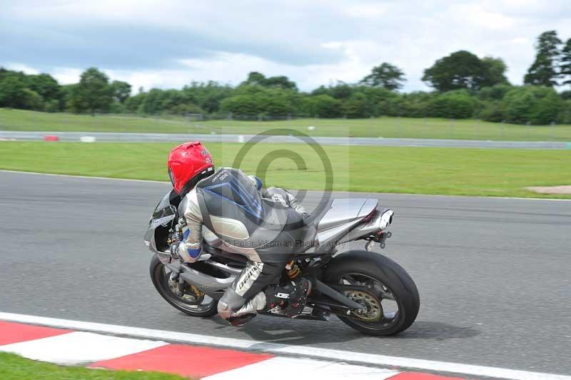 Motorcycle action photographs;Trackday digital images;event digital images;eventdigitalimages;no limits trackday;oulton park;oulton park circuit cheshire;oulton park photographs;peter wileman photography;trackday;trackday photos