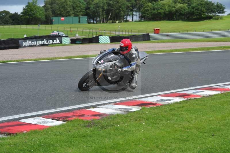 Motorcycle action photographs;Trackday digital images;event digital images;eventdigitalimages;no limits trackday;oulton park;oulton park circuit cheshire;oulton park photographs;peter wileman photography;trackday;trackday photos