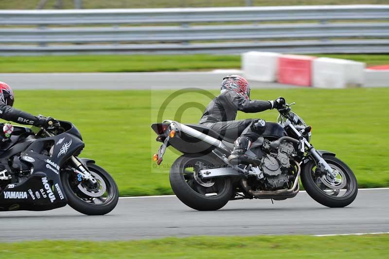 Motorcycle action photographs;Trackday digital images;event digital images;eventdigitalimages;no limits trackday;oulton park;oulton park circuit cheshire;oulton park photographs;peter wileman photography;trackday;trackday photos