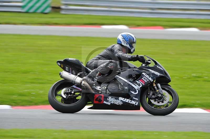 Motorcycle action photographs;Trackday digital images;event digital images;eventdigitalimages;no limits trackday;oulton park;oulton park circuit cheshire;oulton park photographs;peter wileman photography;trackday;trackday photos