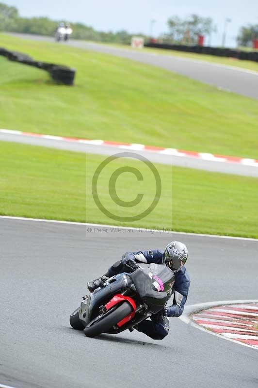 Motorcycle action photographs;Trackday digital images;event digital images;eventdigitalimages;no limits trackday;oulton park;oulton park circuit cheshire;oulton park photographs;peter wileman photography;trackday;trackday photos