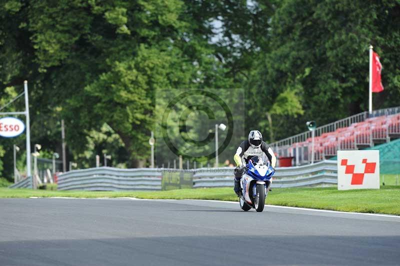 Motorcycle action photographs;Trackday digital images;event digital images;eventdigitalimages;no limits trackday;oulton park;oulton park circuit cheshire;oulton park photographs;peter wileman photography;trackday;trackday photos