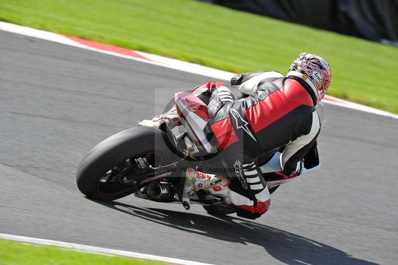 Motorcycle action photographs;Trackday digital images;event digital images;eventdigitalimages;no limits trackday;oulton park;oulton park circuit cheshire;oulton park photographs;peter wileman photography;trackday;trackday photos