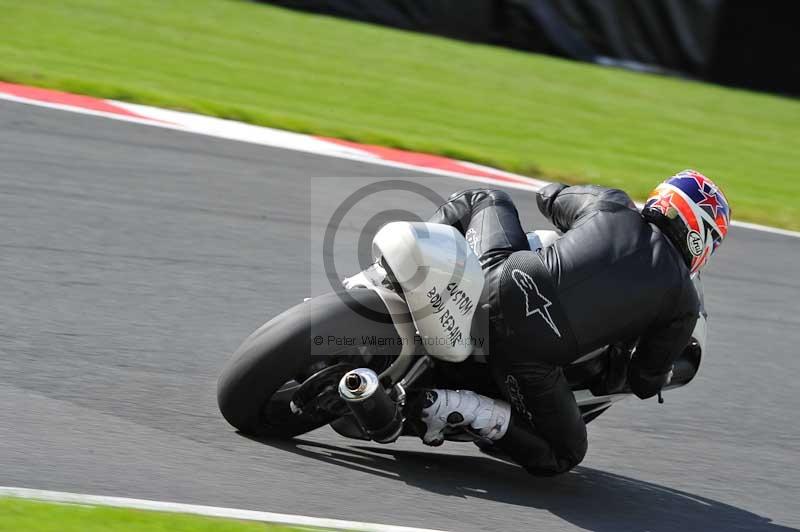 Motorcycle action photographs;Trackday digital images;event digital images;eventdigitalimages;no limits trackday;oulton park;oulton park circuit cheshire;oulton park photographs;peter wileman photography;trackday;trackday photos