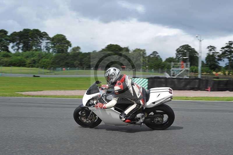 Motorcycle action photographs;Trackday digital images;event digital images;eventdigitalimages;no limits trackday;oulton park;oulton park circuit cheshire;oulton park photographs;peter wileman photography;trackday;trackday photos