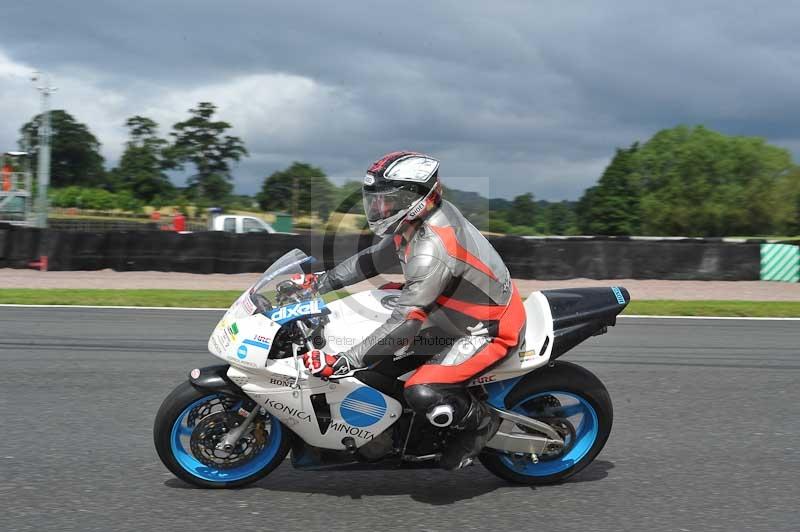 Motorcycle action photographs;Trackday digital images;event digital images;eventdigitalimages;no limits trackday;oulton park;oulton park circuit cheshire;oulton park photographs;peter wileman photography;trackday;trackday photos