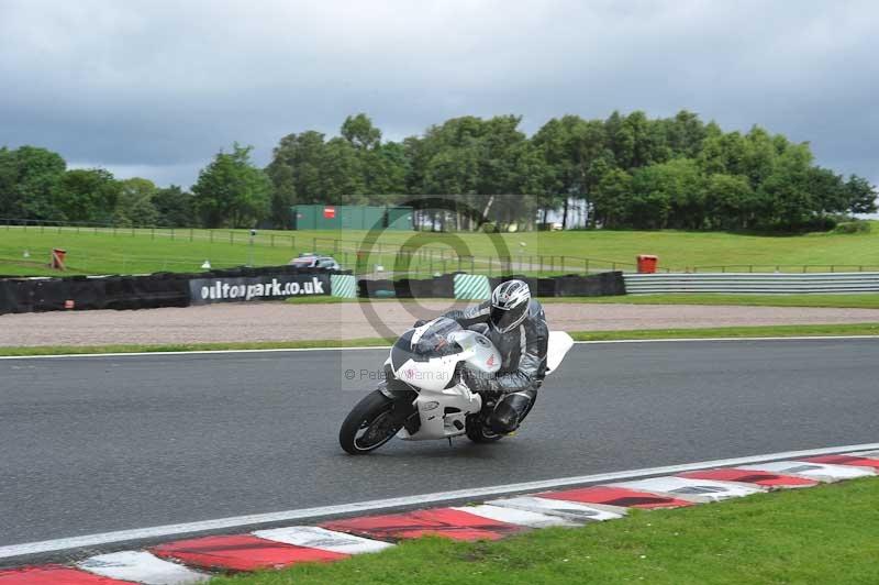 Motorcycle action photographs;Trackday digital images;event digital images;eventdigitalimages;no limits trackday;oulton park;oulton park circuit cheshire;oulton park photographs;peter wileman photography;trackday;trackday photos