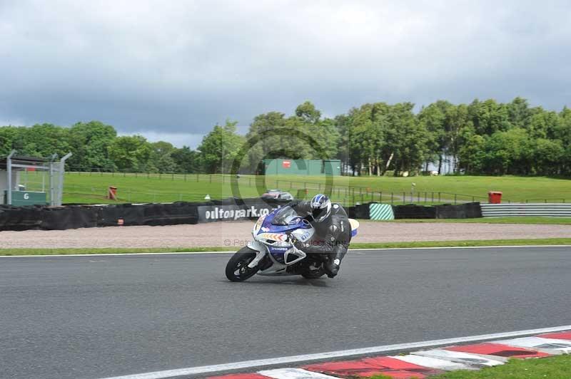 Motorcycle action photographs;Trackday digital images;event digital images;eventdigitalimages;no limits trackday;oulton park;oulton park circuit cheshire;oulton park photographs;peter wileman photography;trackday;trackday photos