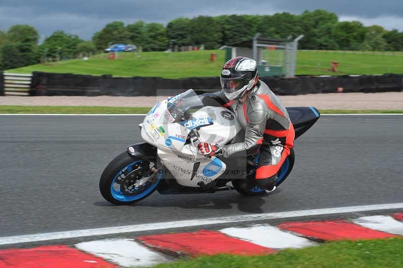Motorcycle action photographs;Trackday digital images;event digital images;eventdigitalimages;no limits trackday;oulton park;oulton park circuit cheshire;oulton park photographs;peter wileman photography;trackday;trackday photos