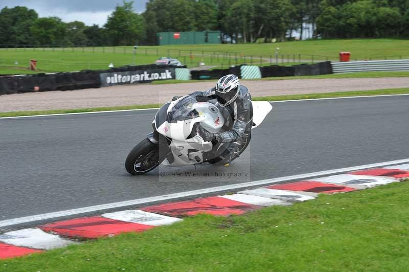 Motorcycle action photographs;Trackday digital images;event digital images;eventdigitalimages;no limits trackday;oulton park;oulton park circuit cheshire;oulton park photographs;peter wileman photography;trackday;trackday photos