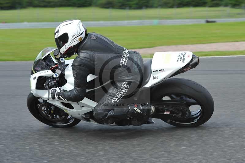 Motorcycle action photographs;Trackday digital images;event digital images;eventdigitalimages;no limits trackday;oulton park;oulton park circuit cheshire;oulton park photographs;peter wileman photography;trackday;trackday photos