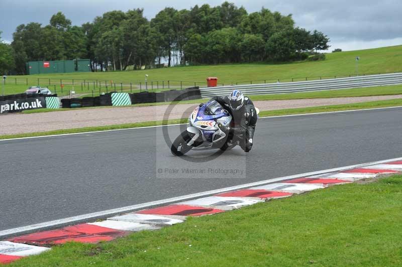 Motorcycle action photographs;Trackday digital images;event digital images;eventdigitalimages;no limits trackday;oulton park;oulton park circuit cheshire;oulton park photographs;peter wileman photography;trackday;trackday photos
