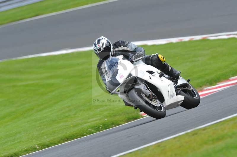 Motorcycle action photographs;Trackday digital images;event digital images;eventdigitalimages;no limits trackday;oulton park;oulton park circuit cheshire;oulton park photographs;peter wileman photography;trackday;trackday photos