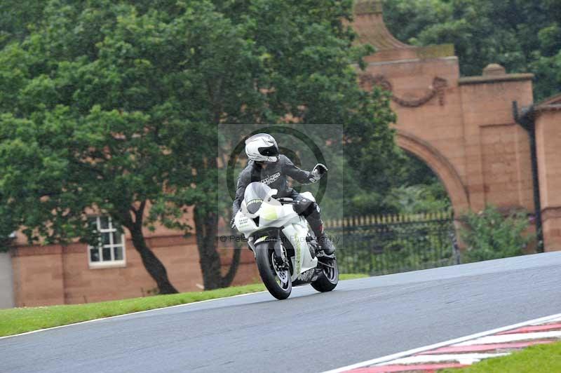 Motorcycle action photographs;Trackday digital images;event digital images;eventdigitalimages;no limits trackday;oulton park;oulton park circuit cheshire;oulton park photographs;peter wileman photography;trackday;trackday photos