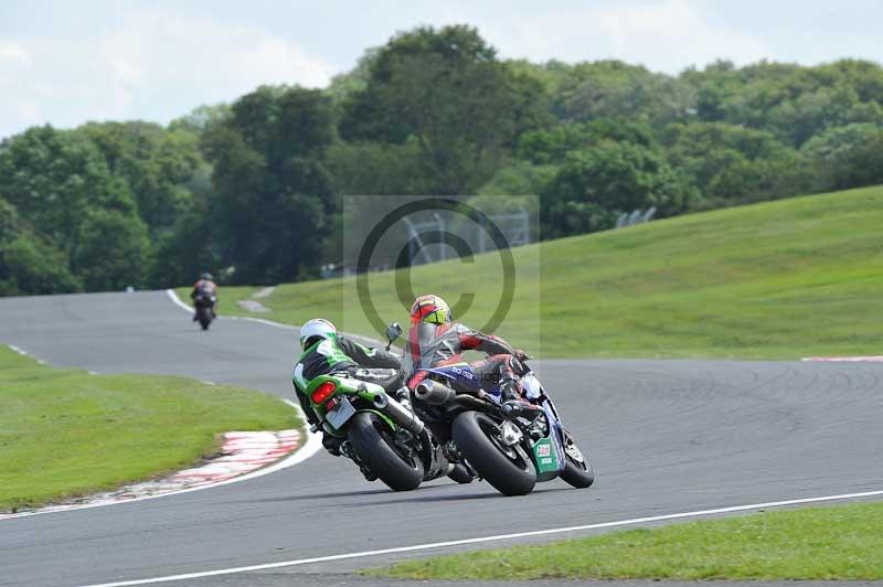 Motorcycle action photographs;Trackday digital images;event digital images;eventdigitalimages;no limits trackday;oulton park;oulton park circuit cheshire;oulton park photographs;peter wileman photography;trackday;trackday photos