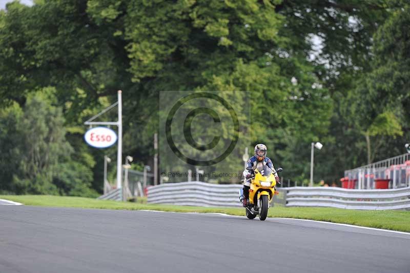 Motorcycle action photographs;Trackday digital images;event digital images;eventdigitalimages;no limits trackday;oulton park;oulton park circuit cheshire;oulton park photographs;peter wileman photography;trackday;trackday photos