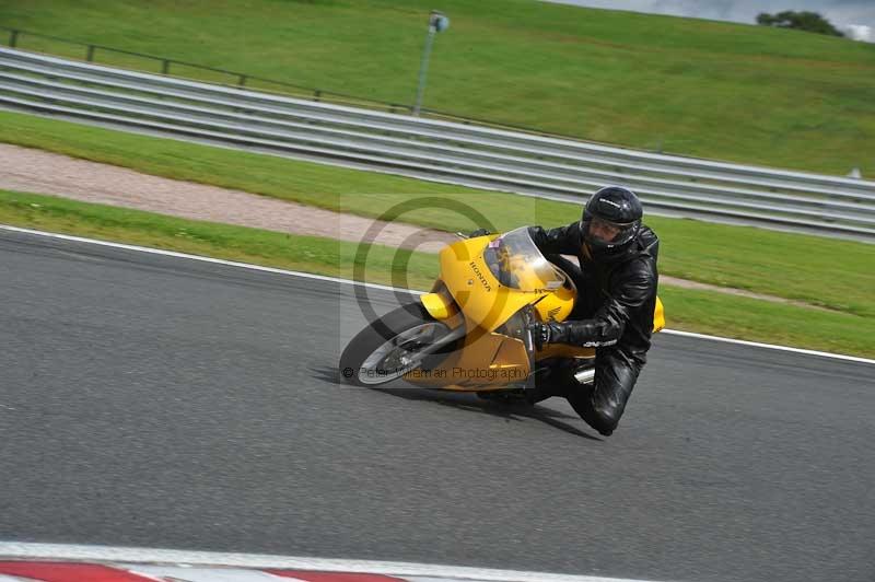 Motorcycle action photographs;Trackday digital images;event digital images;eventdigitalimages;no limits trackday;oulton park;oulton park circuit cheshire;oulton park photographs;peter wileman photography;trackday;trackday photos