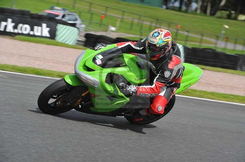 Motorcycle action photographs;Trackday digital images;event digital images;eventdigitalimages;no limits trackday;oulton park;oulton park circuit cheshire;oulton park photographs;peter wileman photography;trackday;trackday photos
