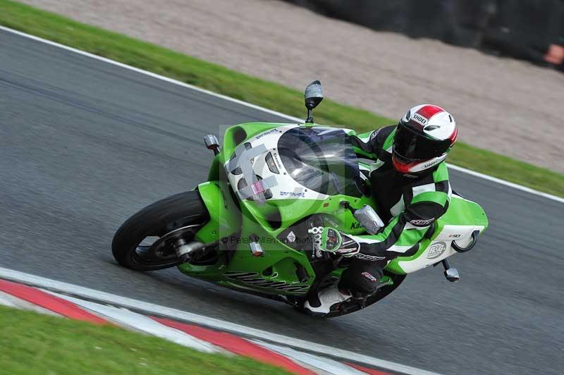 Motorcycle action photographs;Trackday digital images;event digital images;eventdigitalimages;no limits trackday;oulton park;oulton park circuit cheshire;oulton park photographs;peter wileman photography;trackday;trackday photos