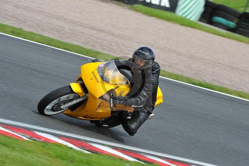 Motorcycle action photographs;Trackday digital images;event digital images;eventdigitalimages;no limits trackday;oulton park;oulton park circuit cheshire;oulton park photographs;peter wileman photography;trackday;trackday photos