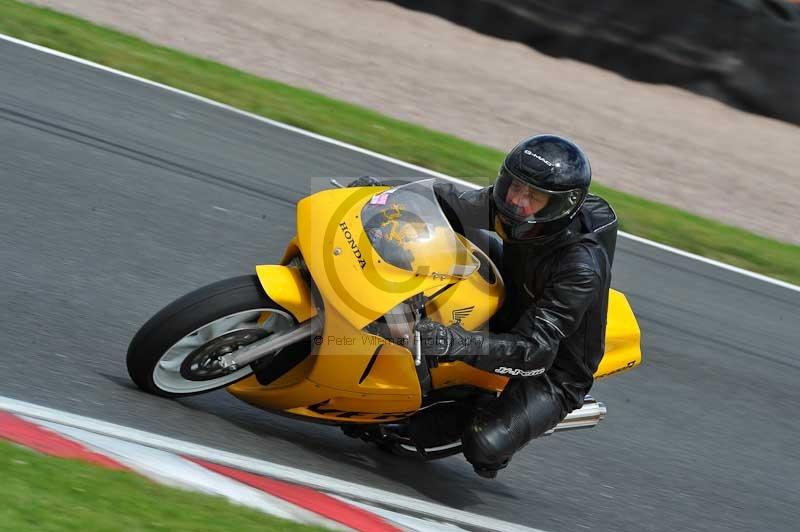 Motorcycle action photographs;Trackday digital images;event digital images;eventdigitalimages;no limits trackday;oulton park;oulton park circuit cheshire;oulton park photographs;peter wileman photography;trackday;trackday photos
