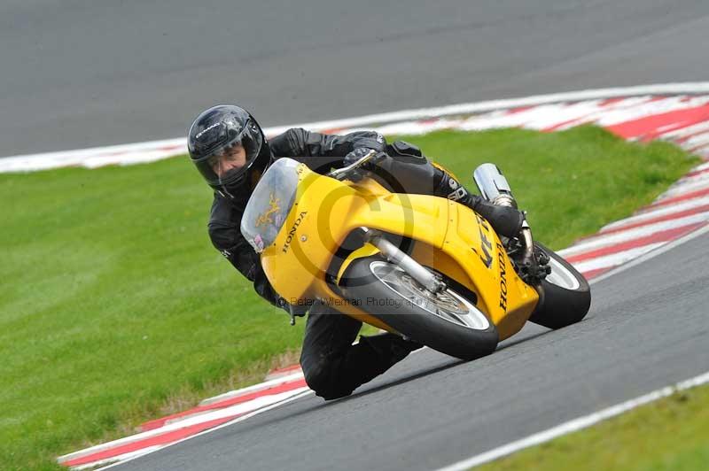 Motorcycle action photographs;Trackday digital images;event digital images;eventdigitalimages;no limits trackday;oulton park;oulton park circuit cheshire;oulton park photographs;peter wileman photography;trackday;trackday photos