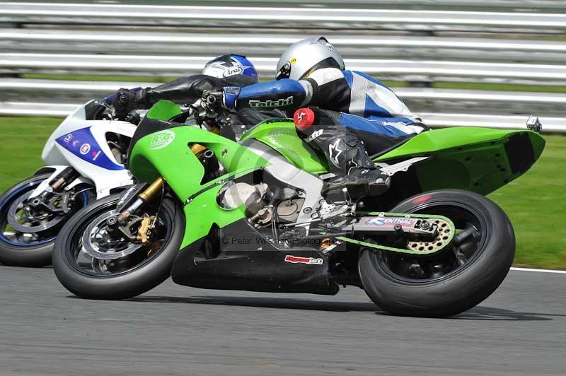 Motorcycle action photographs;Trackday digital images;event digital images;eventdigitalimages;no limits trackday;oulton park;oulton park circuit cheshire;oulton park photographs;peter wileman photography;trackday;trackday photos