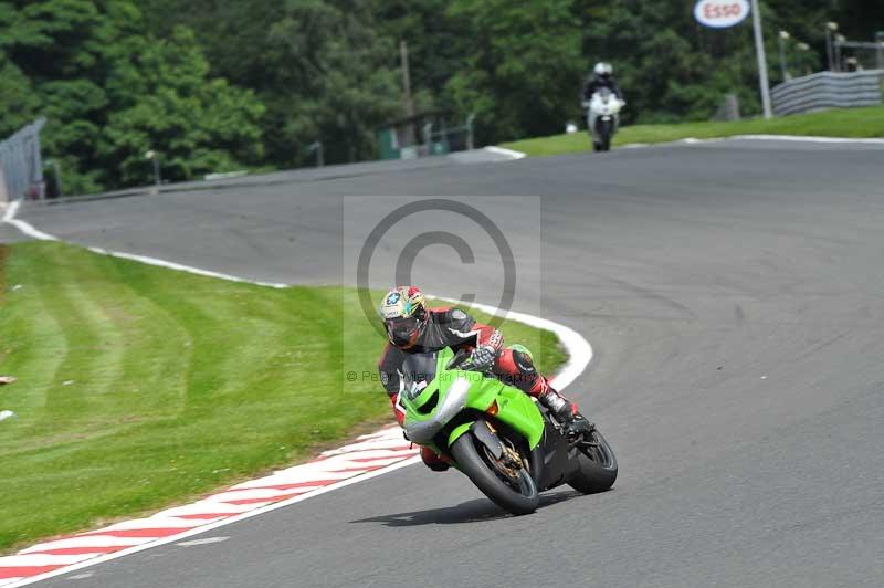 Motorcycle action photographs;Trackday digital images;event digital images;eventdigitalimages;no limits trackday;oulton park;oulton park circuit cheshire;oulton park photographs;peter wileman photography;trackday;trackday photos