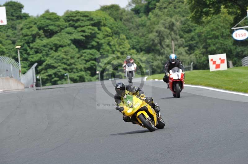 Motorcycle action photographs;Trackday digital images;event digital images;eventdigitalimages;no limits trackday;oulton park;oulton park circuit cheshire;oulton park photographs;peter wileman photography;trackday;trackday photos