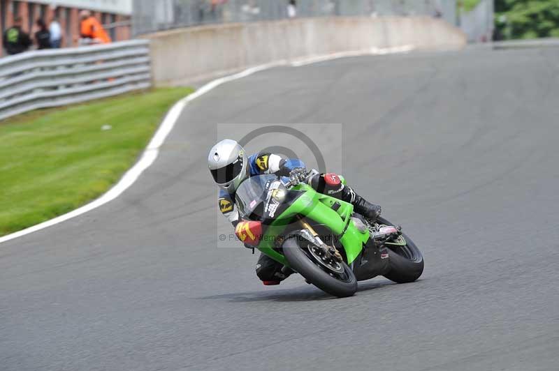 Motorcycle action photographs;Trackday digital images;event digital images;eventdigitalimages;no limits trackday;oulton park;oulton park circuit cheshire;oulton park photographs;peter wileman photography;trackday;trackday photos