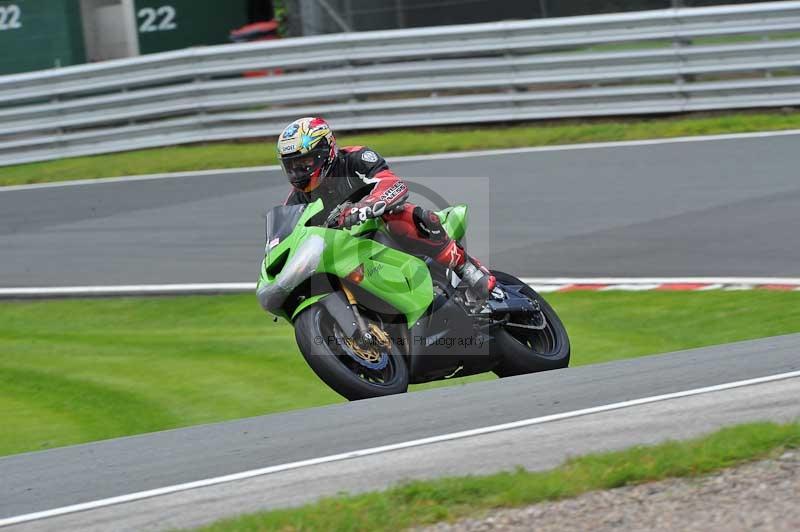 Motorcycle action photographs;Trackday digital images;event digital images;eventdigitalimages;no limits trackday;oulton park;oulton park circuit cheshire;oulton park photographs;peter wileman photography;trackday;trackday photos